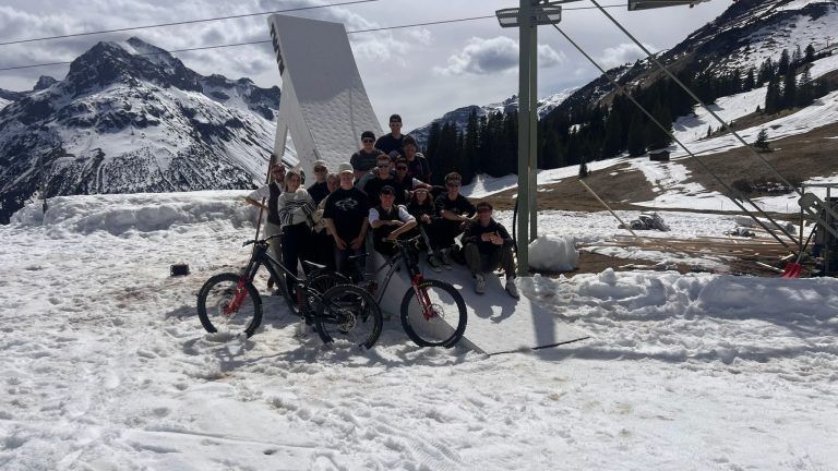 "Zwei Gesichter", eine Perspektive