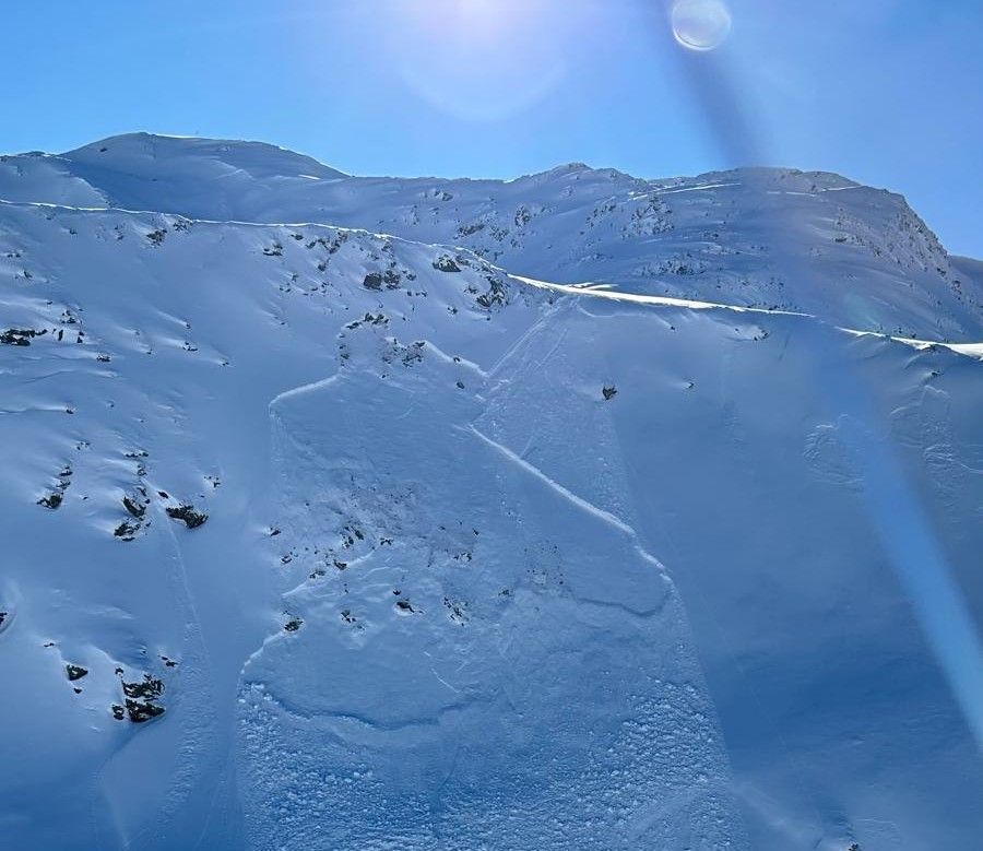 Skitourengeher von Lawine mitgerissen