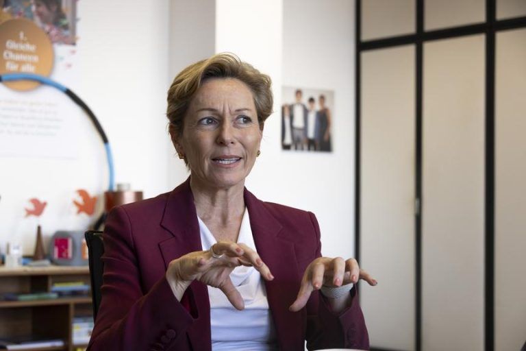 Geburtenstation wandert 2028 nach Bregenz. Rüscher bekräftigt im VN-Interview: "Wenn der Träger gewollt hätte, hätte er es anders haben können."