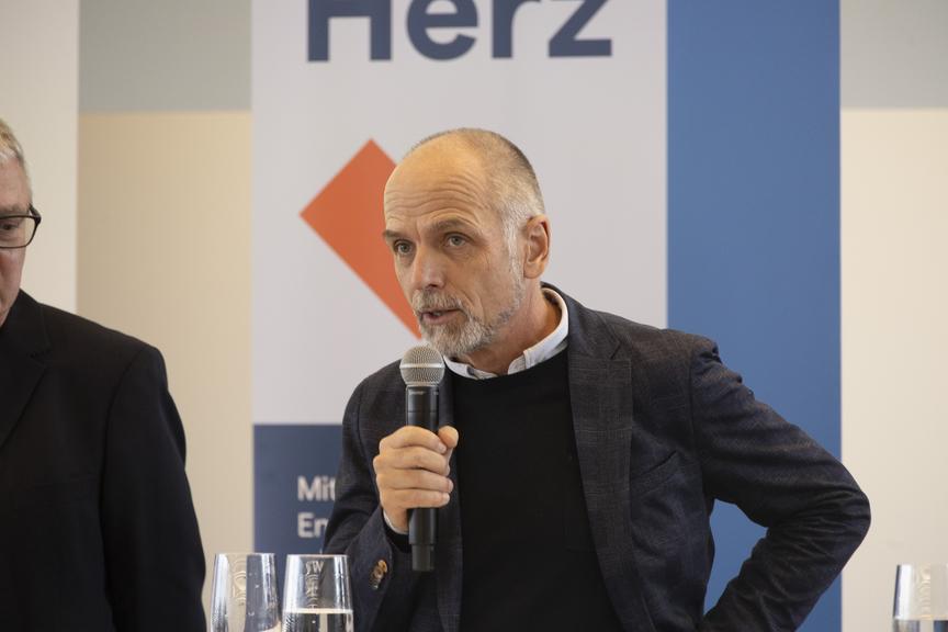 Einig im Ziel, Kritik am Weg der Abteilungszusammenlegungen in Dornbirn und Bregenz