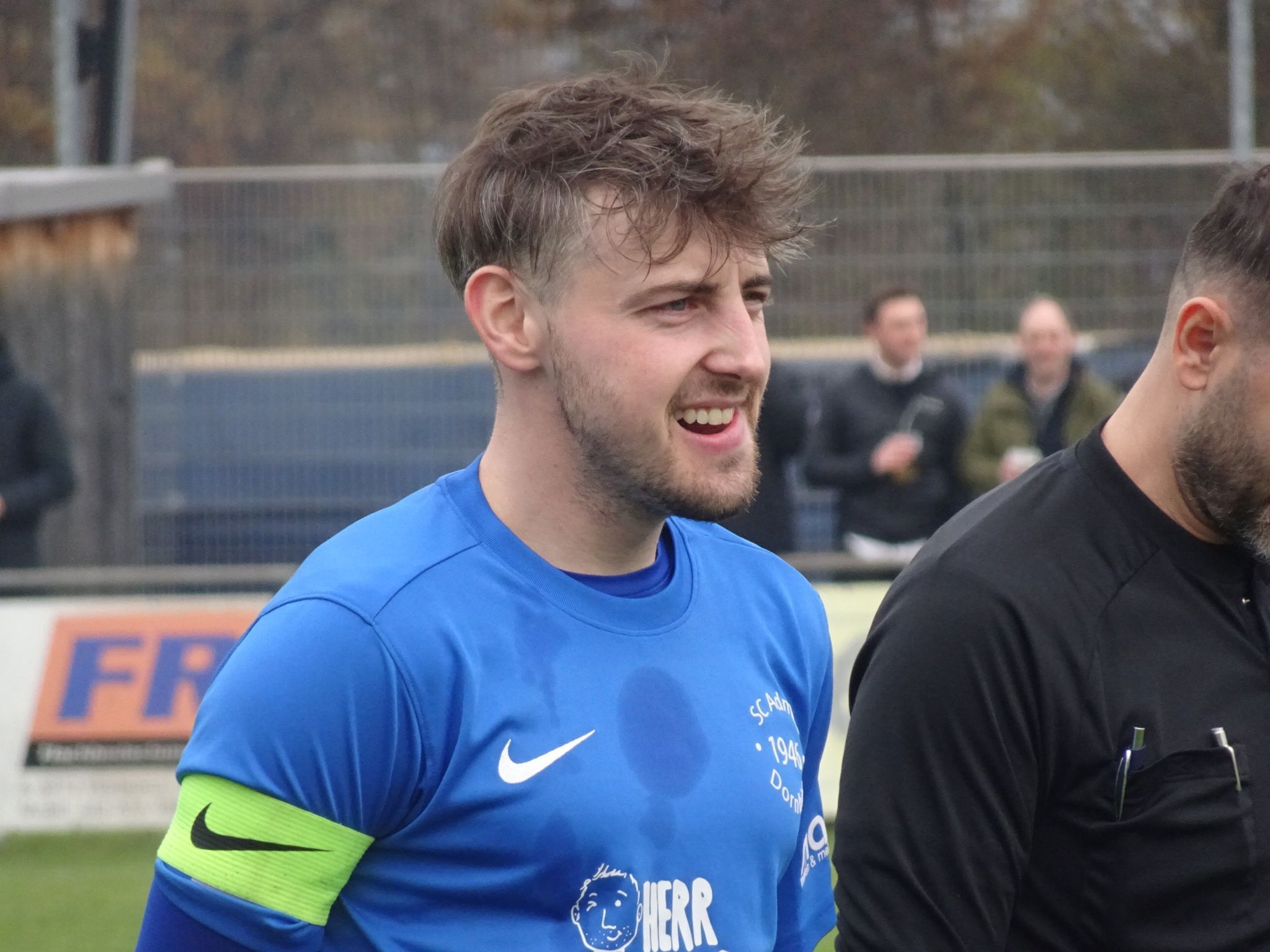 Molle sichtlich bewegt bei seinem Abschiedsspiel.