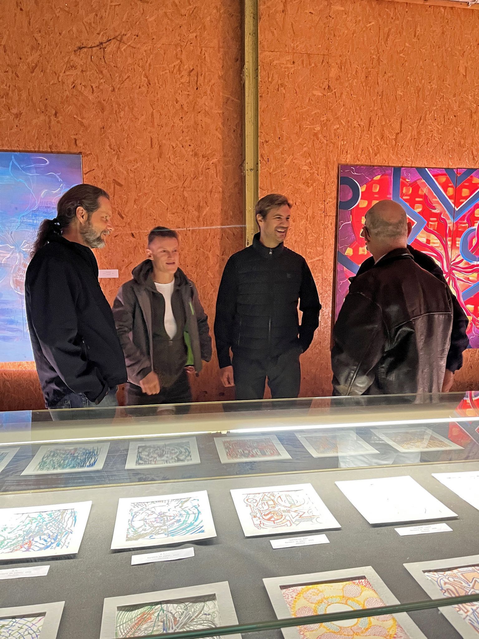 Der Künstler erläuterte Details seines Schaffensprozesses.