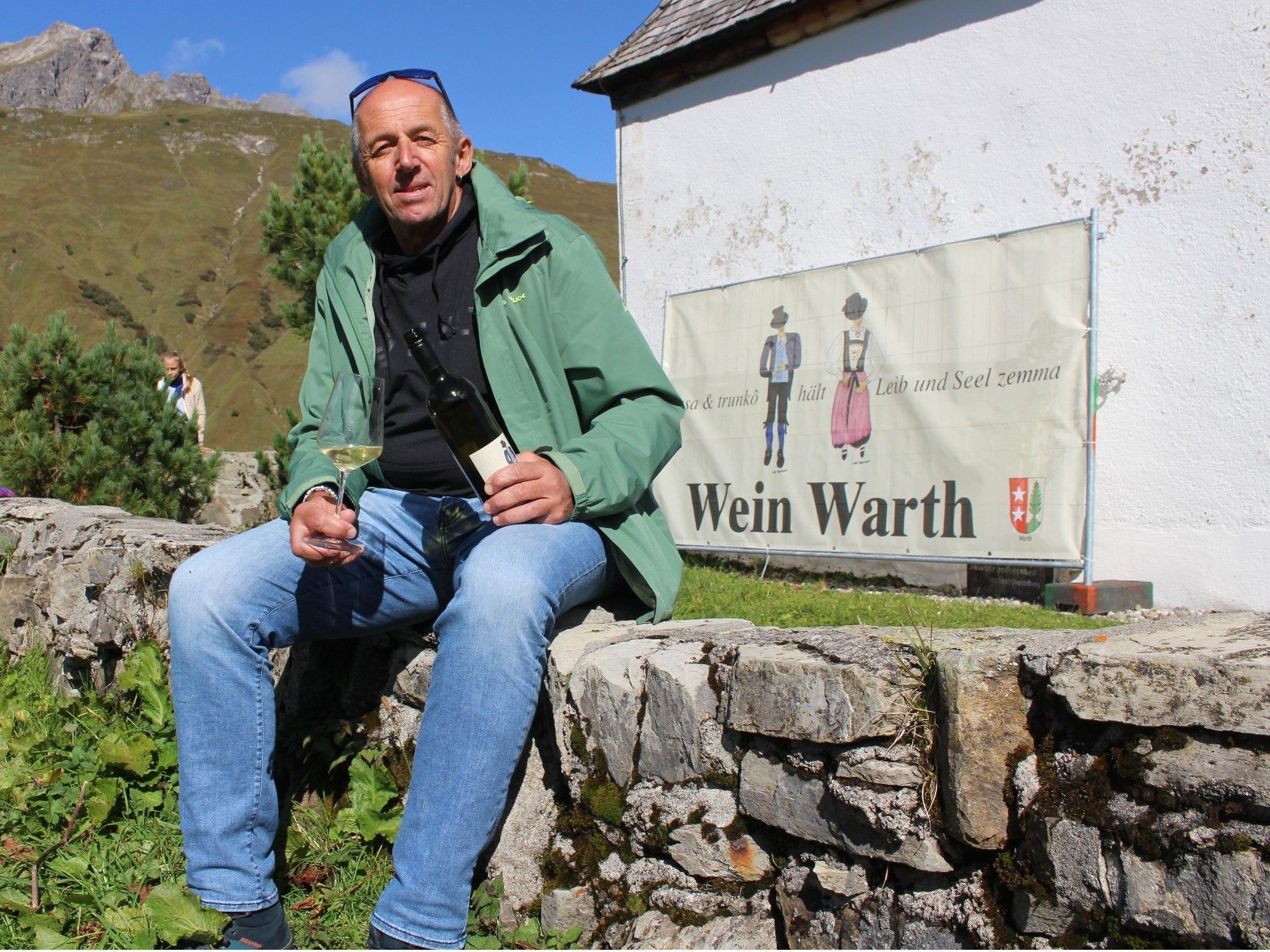 Bürgermeister Stefan Strolz: „Wein Warth sind für unsere Gäste jene Weine, die auch und am besten schmecken.“