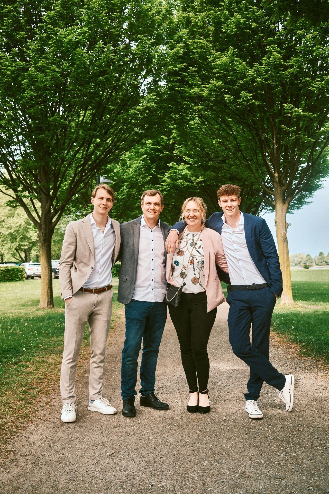 Halten fest zusammen: Elias, Ingo, Caroline und Samuel. (v.l.n.r.) (Quelle: privat)