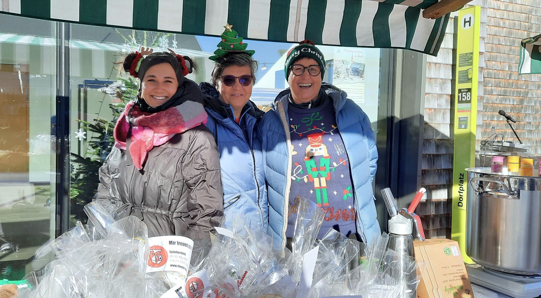 Gleich mehrere Ortsvereine - darunter etwa die Theatergruppe - machen beim Klosamarkt mobil.