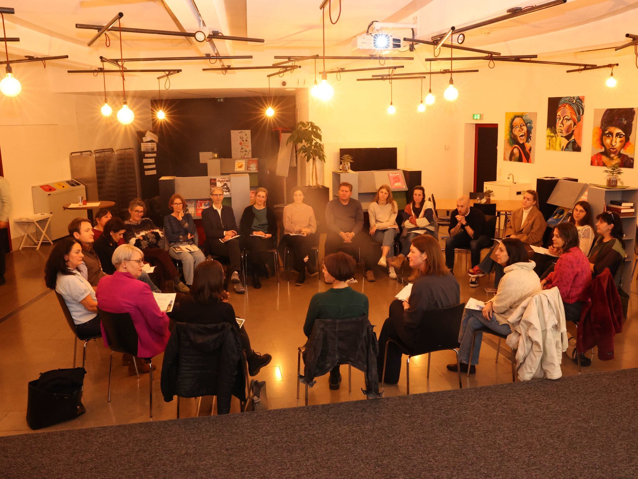 Alle TeilnehmerInnen der Veranstaltung.