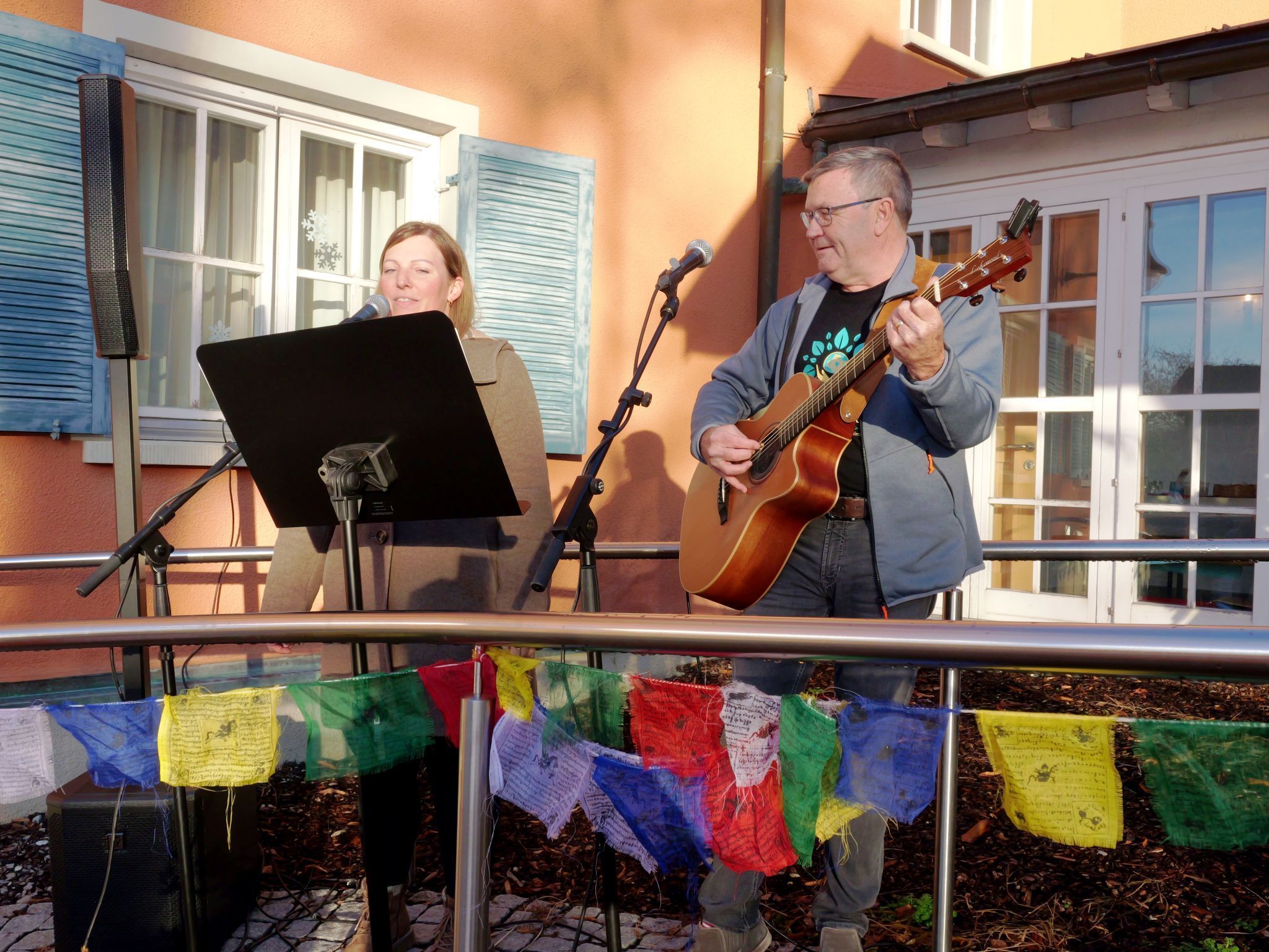 Musik fürs Herz: Paul Sinclair und Martina Kelterer sorgen mit modernen Adventklassikern für besinnliche Stimmung.