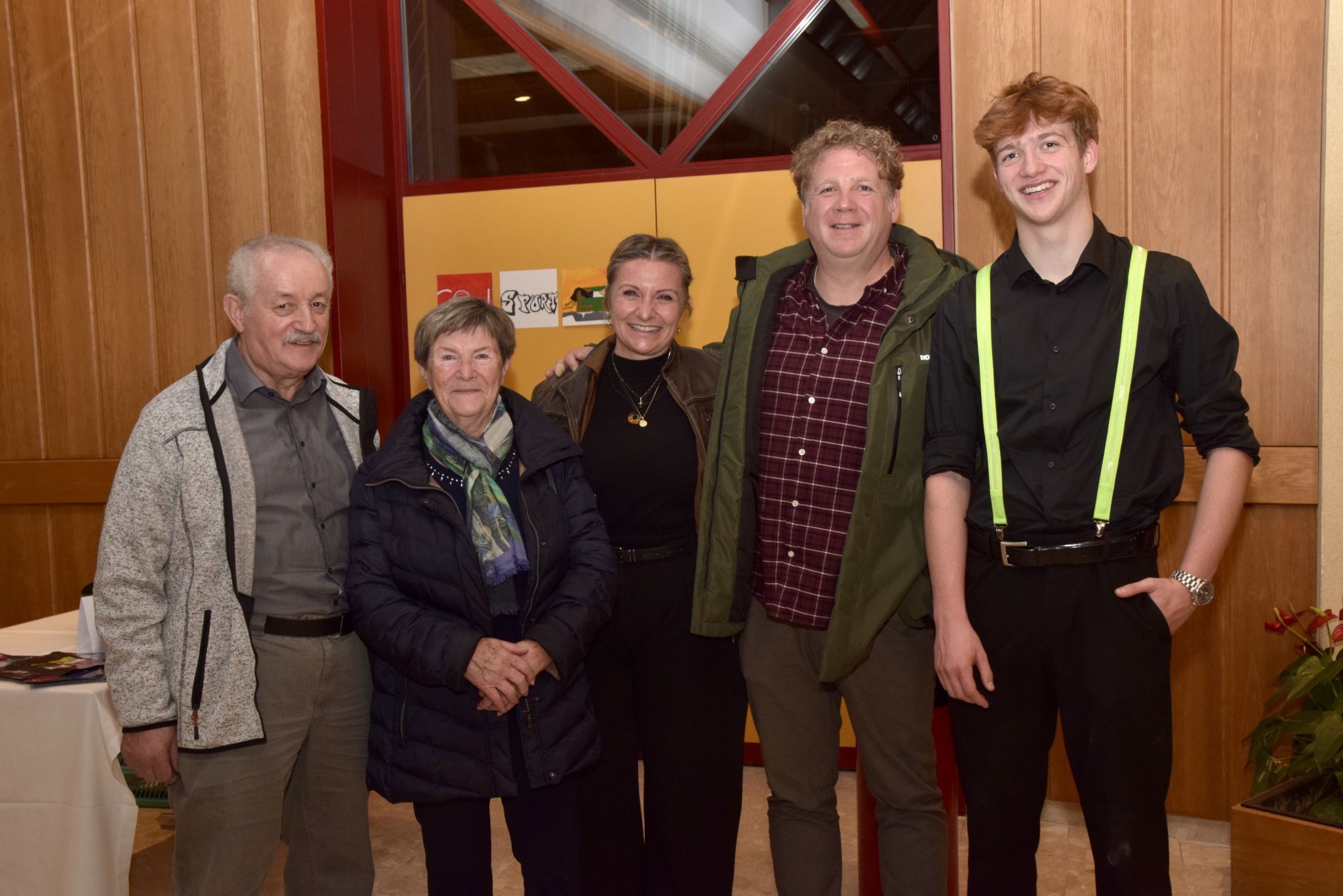 Kapellmeister Willi Bitschnau, Rosi Riegl mit ihrer Tochter Bettina Prax, ihrem Schwiegersohn Christian Prax und Enkel Julius Prax.