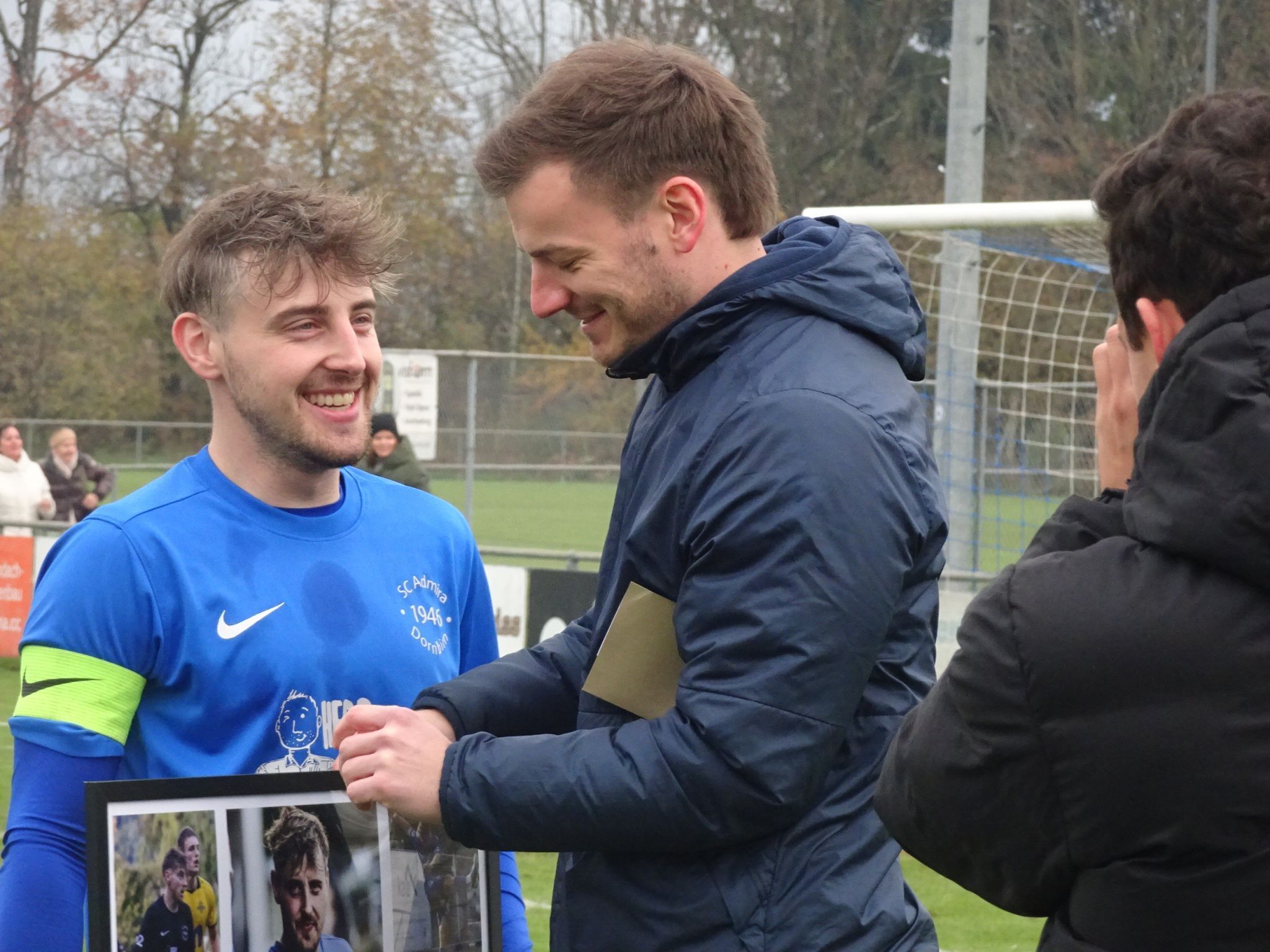 Daniel Böhler bedankte sich im Namen des Vereins bei Molle.
