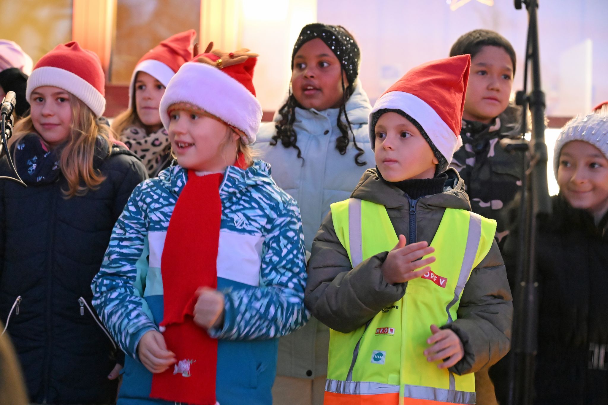 Die Zweitklässler präsentierten ihren Beitrag mit großer Begeisterung.