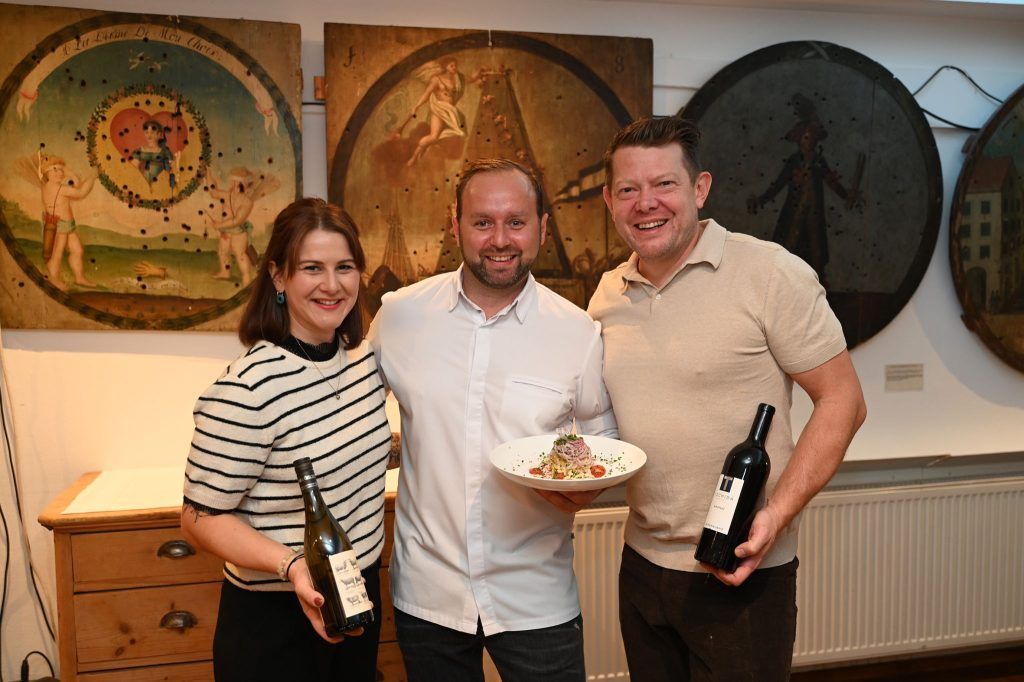 Weineinblicke mit Kulinarik und Sound