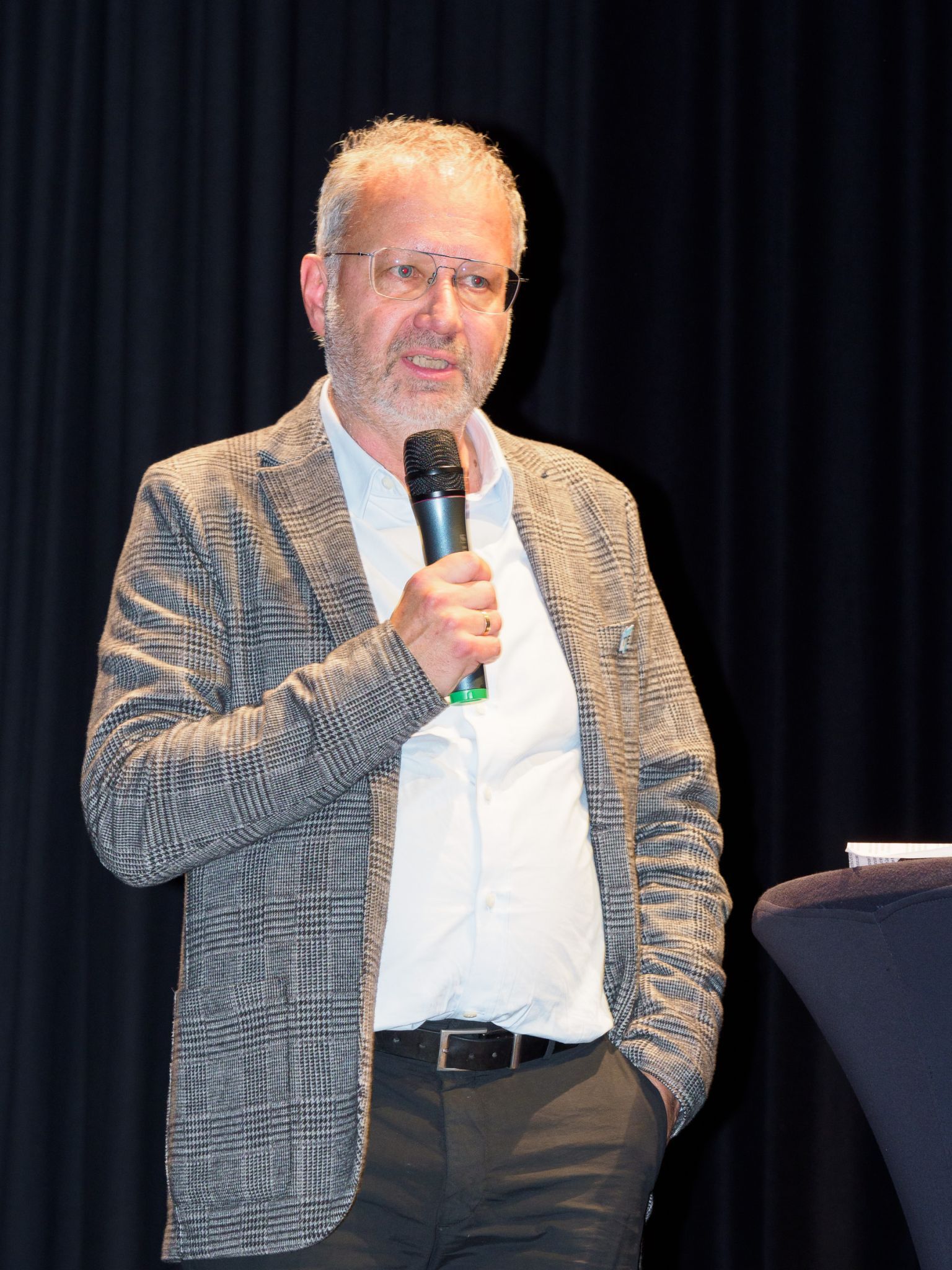 OA Dr. Bernd Hartmann