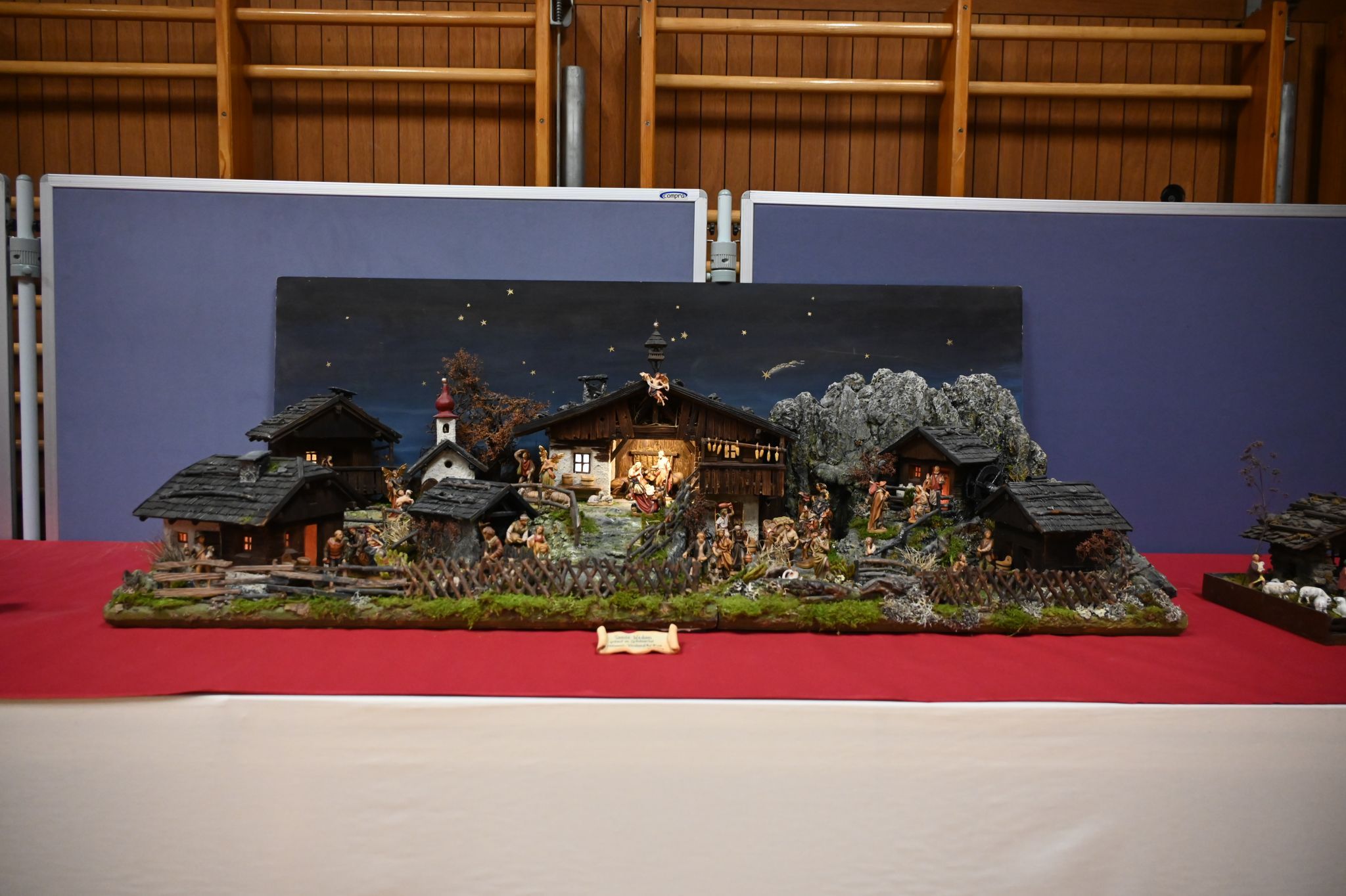 Die Krippe aus dem Grödnertal wurde liebevoll restauriert.