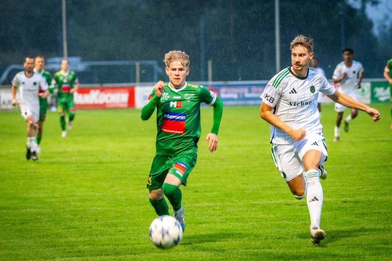 Pascal Dietrich ist auf der rechten Außenbahn gesetzt.