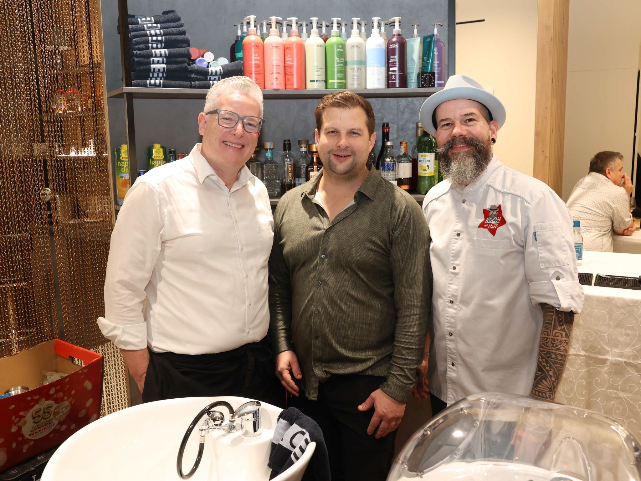 Barkeeper Sascha Bechter, Weinhändler Daniel Moosmann und 