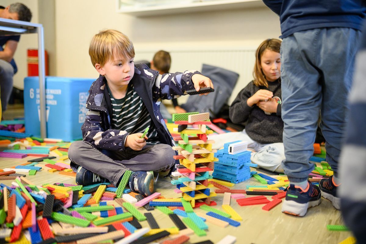 Gebastelt wurde an Ort und Stelle.