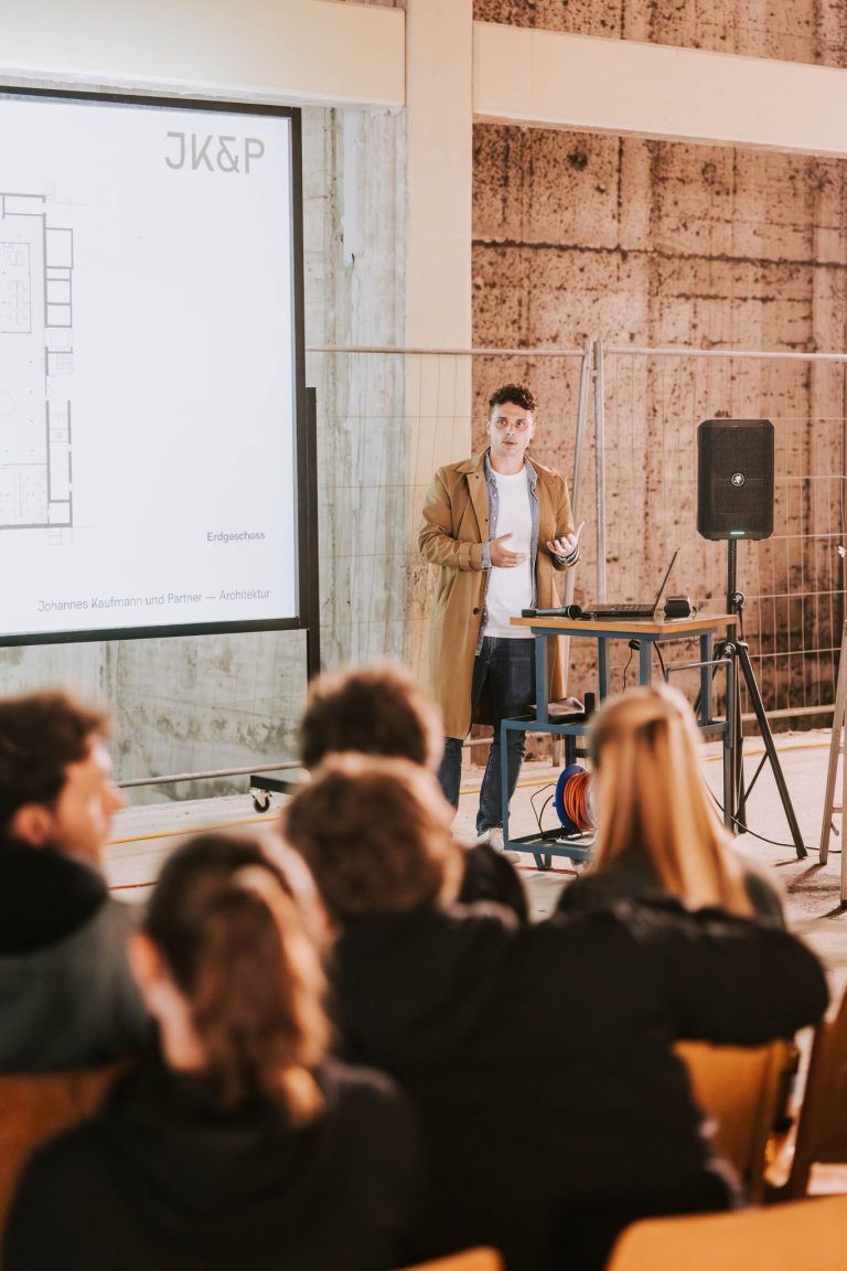 campusväre-führung_MaxHilbert_JK&P_(c) Frederick Sams.jpg