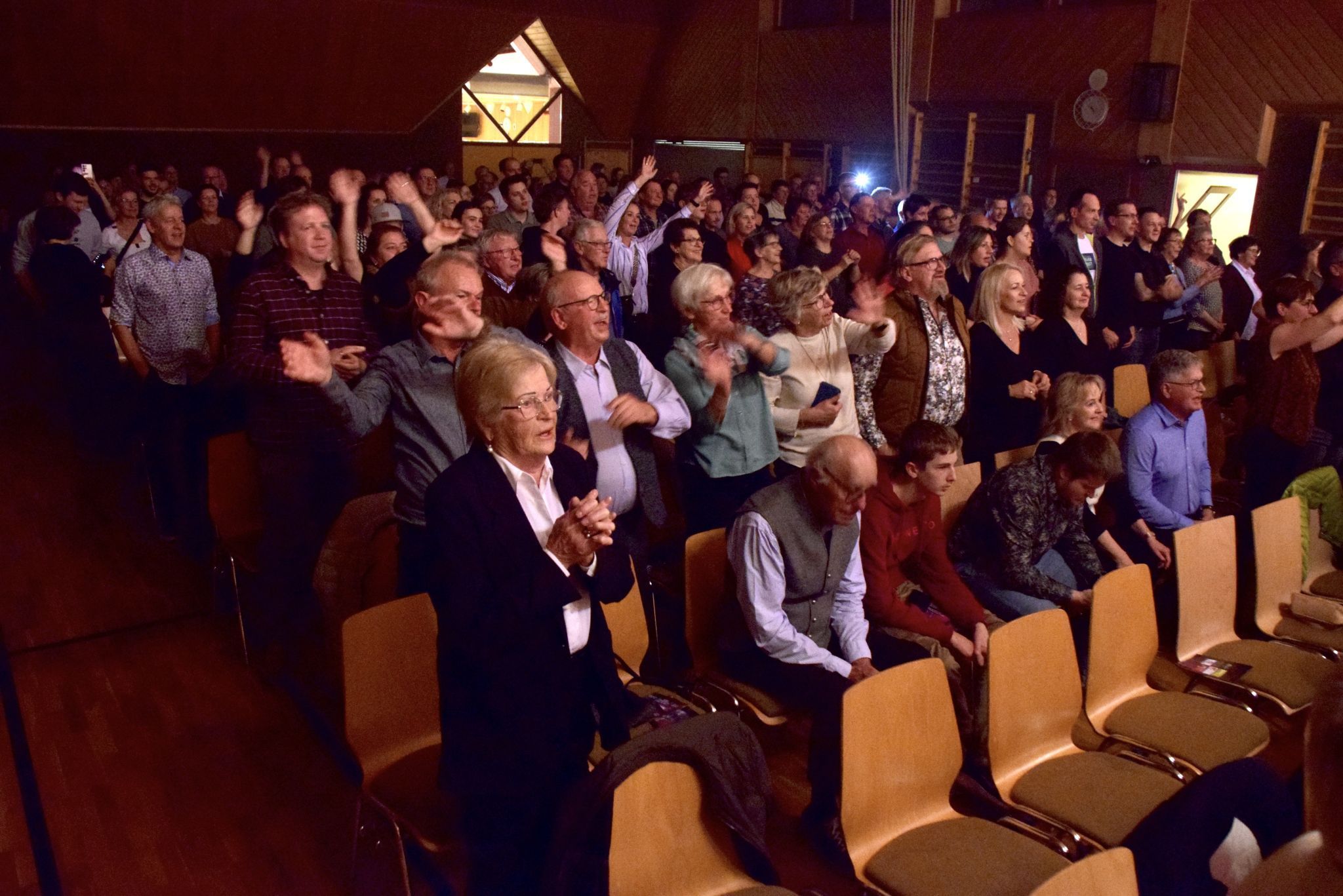 Begeistert applaudierten die Konzertbesucher der Trachtenkapelle.