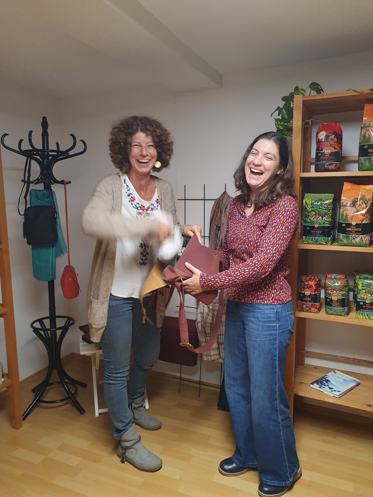 Andrea Länge und Elke Rath-Längle beteiligen sich mit viel Engagement und Freude