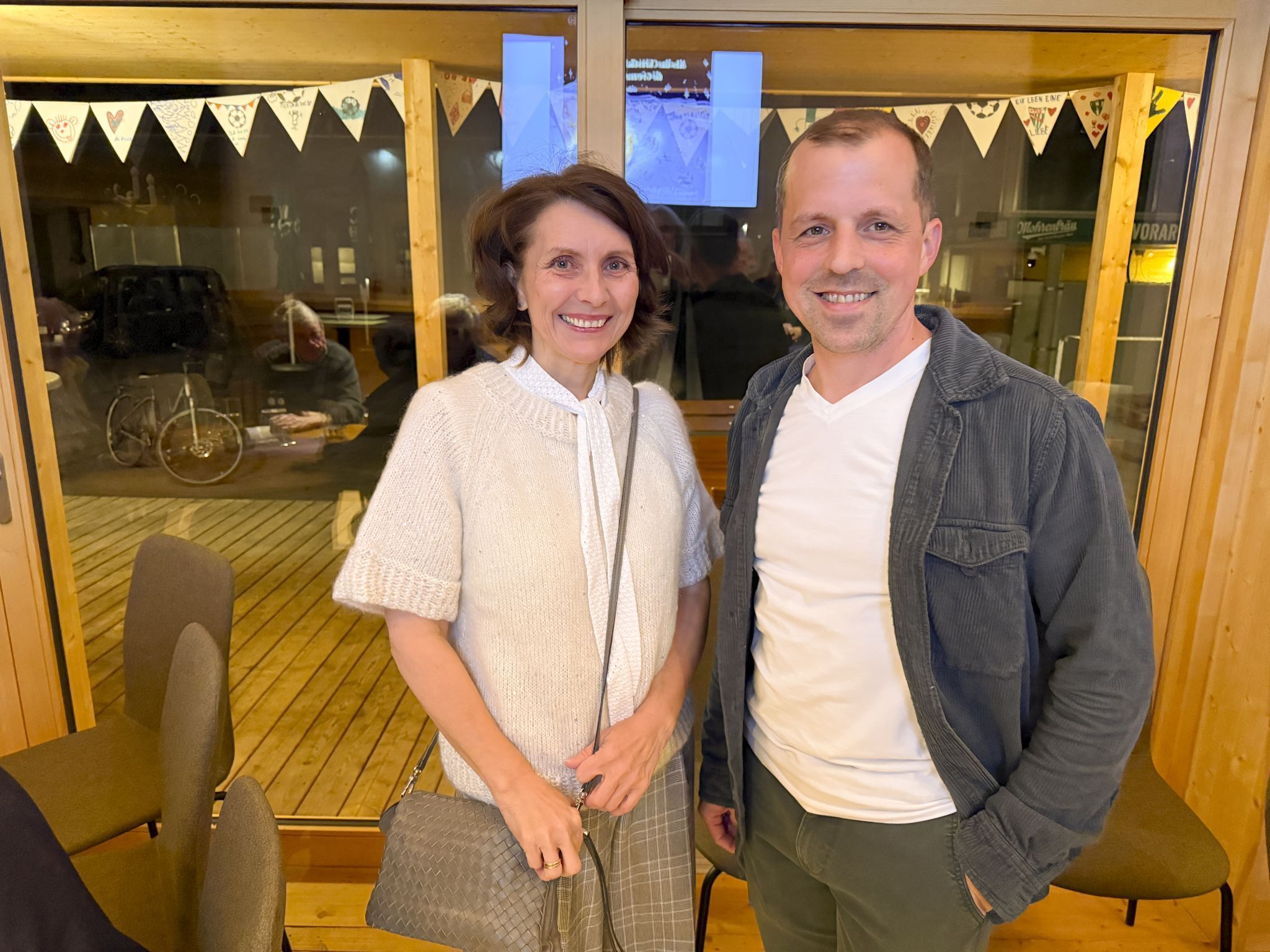 Judith Valentini-Bösch mit Austria GF Vincent Baur lauschten brav