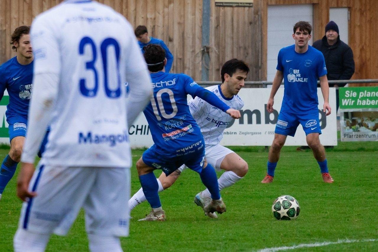 Die Regisseure: Mete Dastan und Maximilian Lampert.