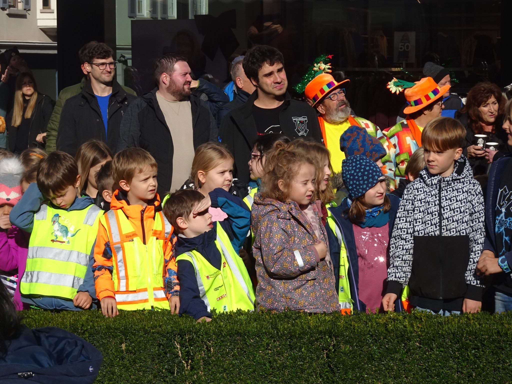 Viele Schaulustige drängten sich ums Stadtmuseum, um bei der Eröffnung dabei zu sein. 