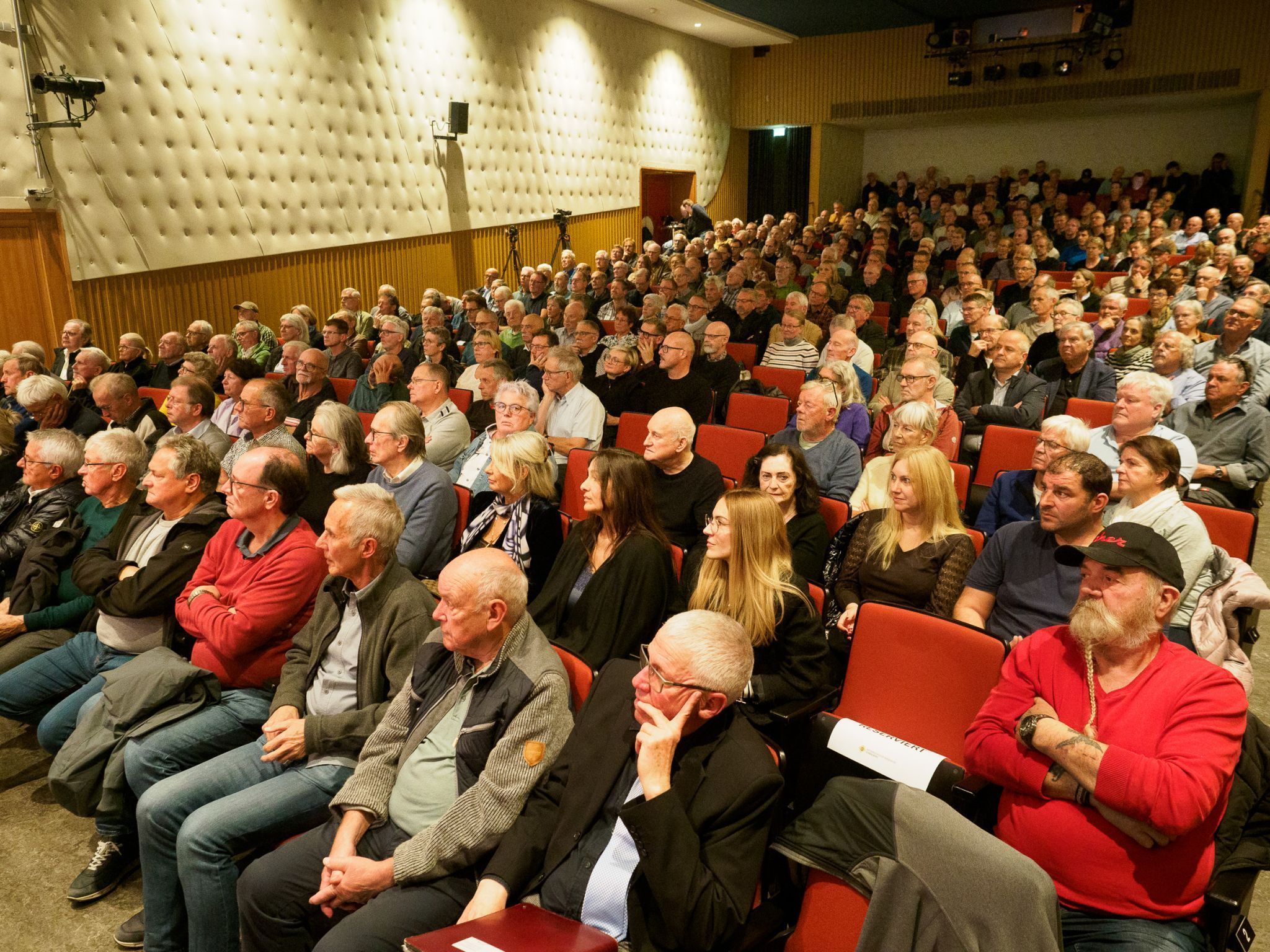 Zahlreiches, interessiertes Publikum