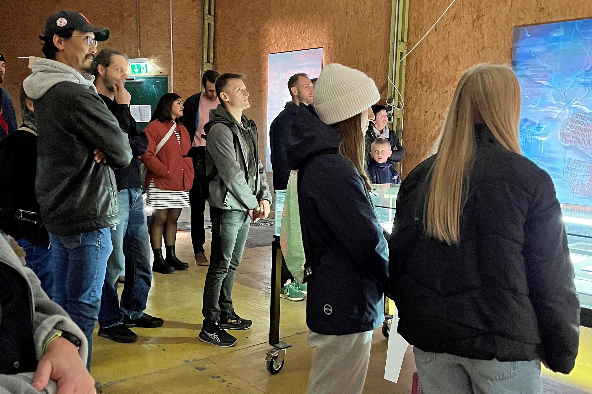 Das Publikum zeigte reges Interesse an den gezeigten Arbeiten.