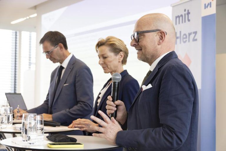 Einig im Ziel, Kritik am Weg der Abteilungszusammenlegungen in Dornbirn und Bregenz