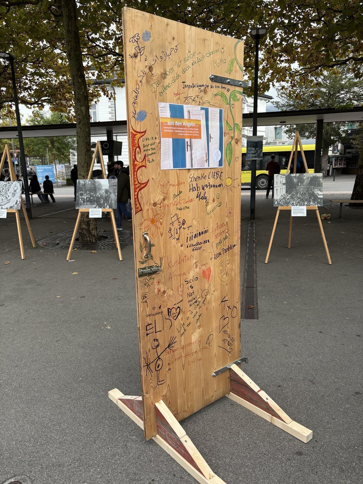 Die Kunst-Türen sind vom 25. bis 28. November im Foyer des Landhaus ausgestellt.