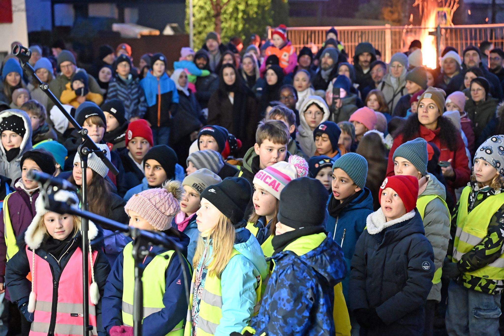 Viele Familien kamen, um die Auftritte der Kinder mitzuerleben.