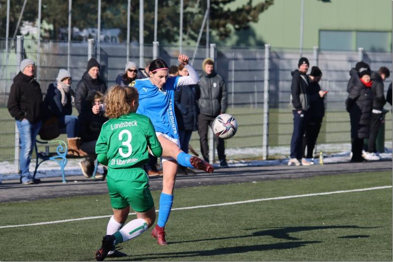 Lara Scheichl glänzt.