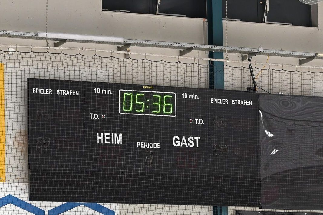 Kurz  nach halb sechs, die Kids ziehen sich an.