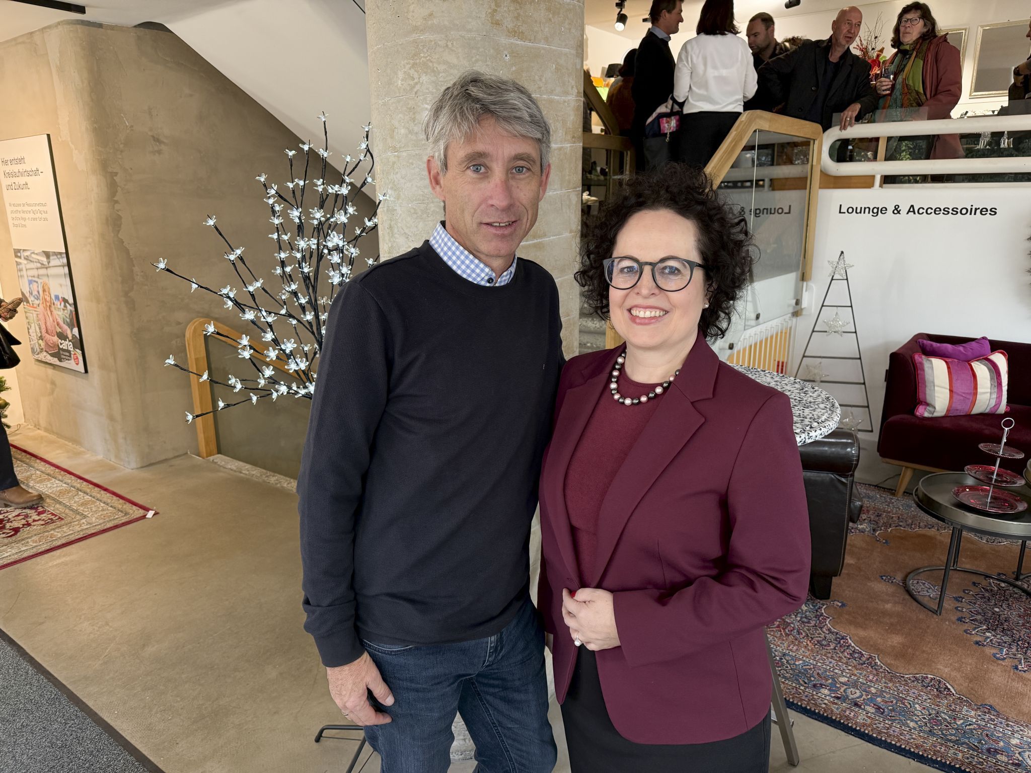 Claudio Tedeschi und Christine Schwarz-Fuchs bei der Besichtigung