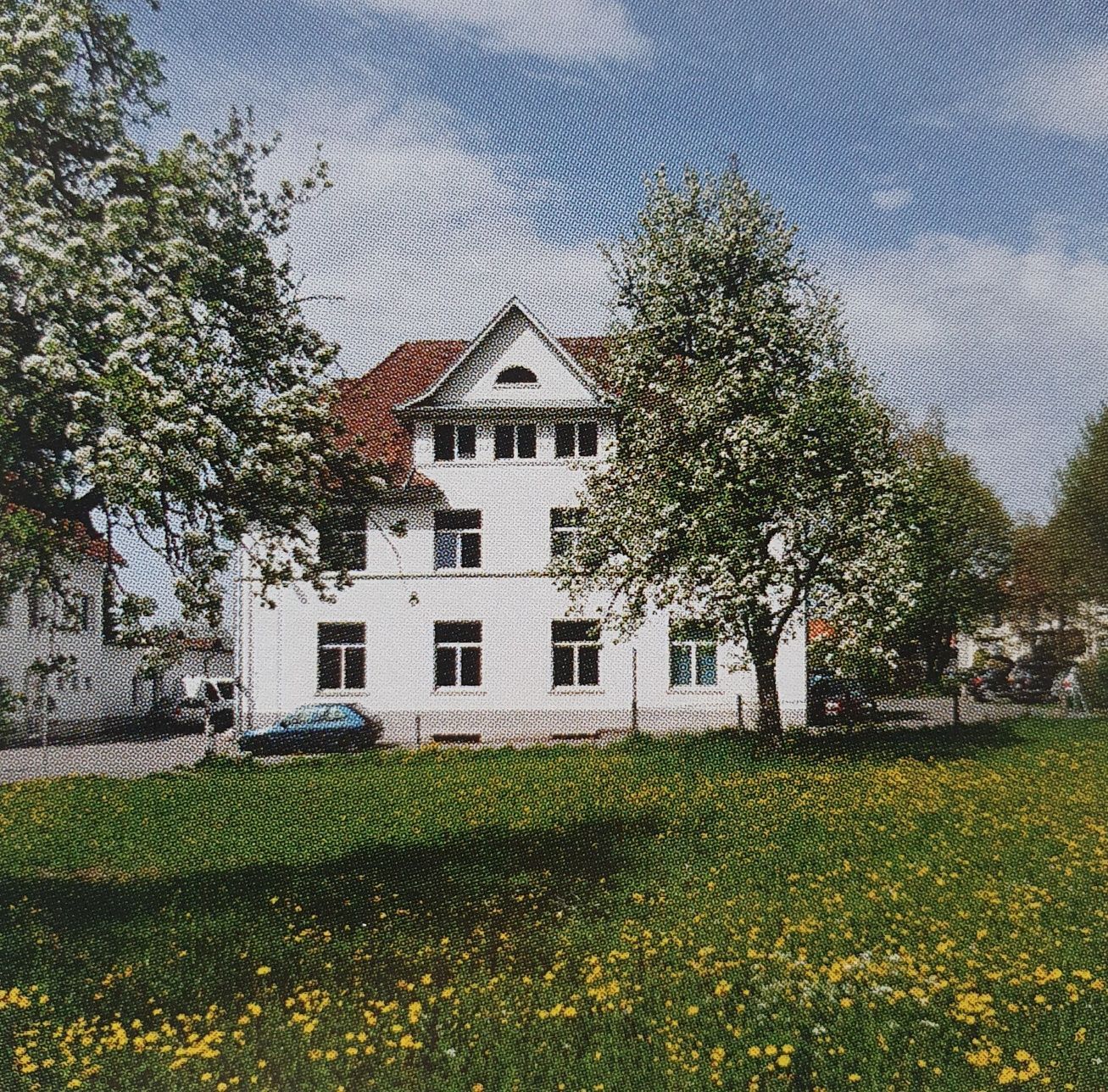 Stickerei Durgiai in der Friedhofsstraße 2013. 