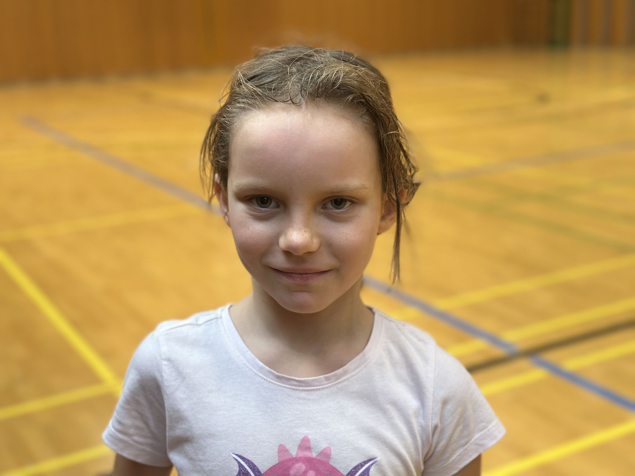 1) Lucy, 7 Jahre: Ich bin seit zwei Monaten Rollhockey-Club Feldkirch. Es gefällt mir sehr gut und ich finde es auch gar nicht schwierig. Ich komme jedes Mal sehr gern zum Training.