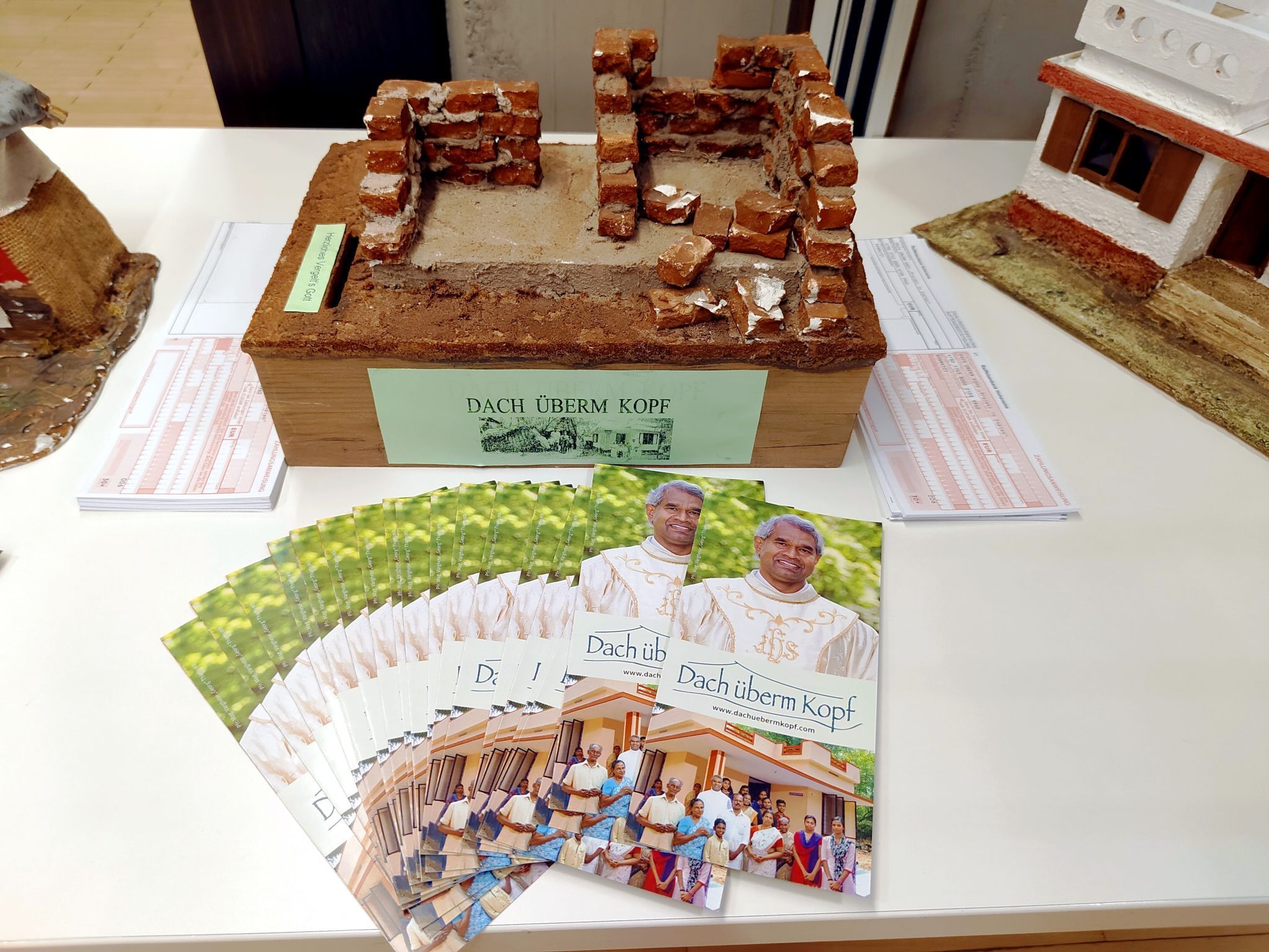 Mit unter einem Prozent Verwaltungskosten geht fast jeder Euro direkt zu den Bedürftigen.