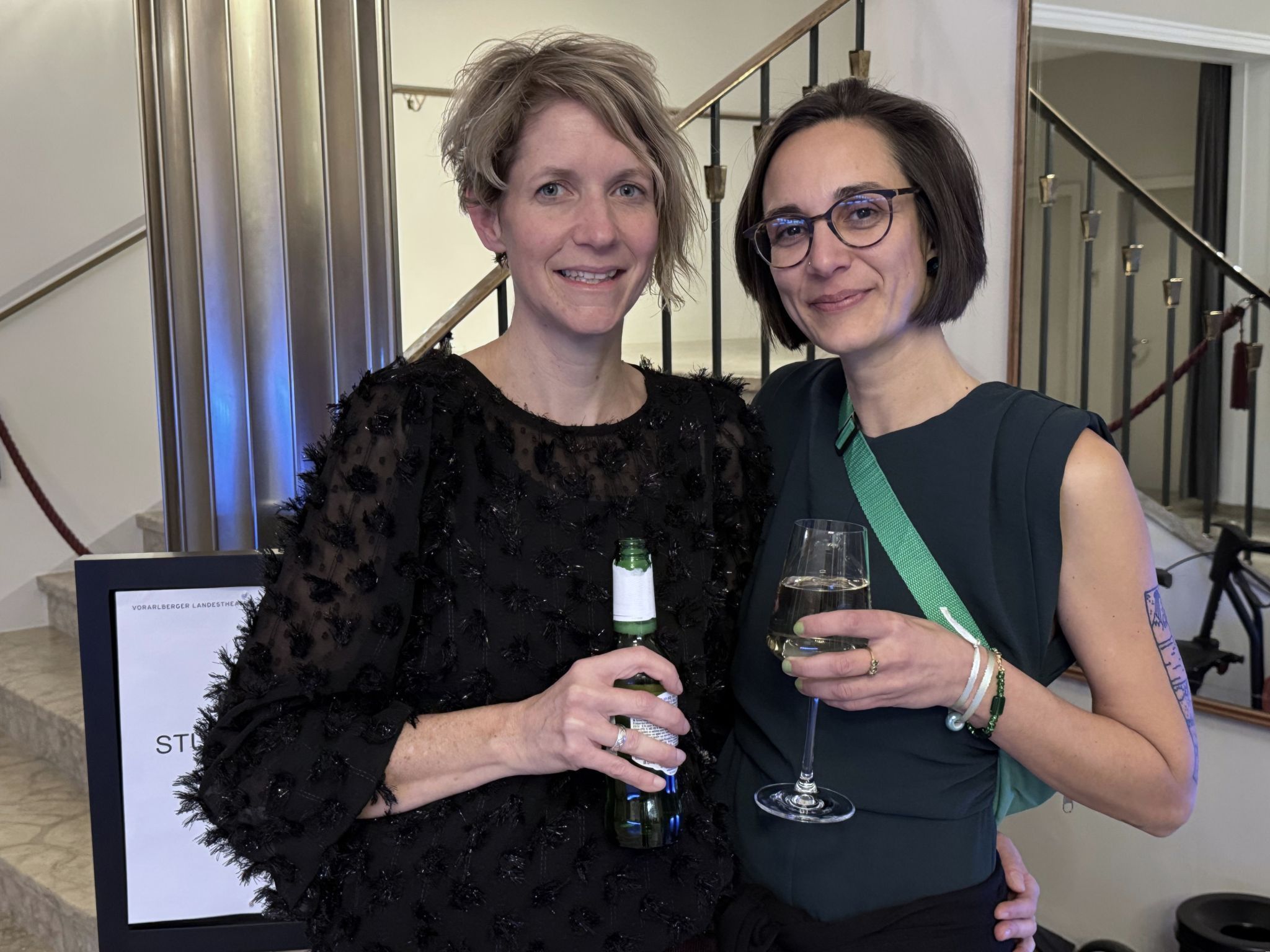 Bei der Premierenfeier: Regisseurin Agnes Kitzler und Ausstatterin Marina Deronja.