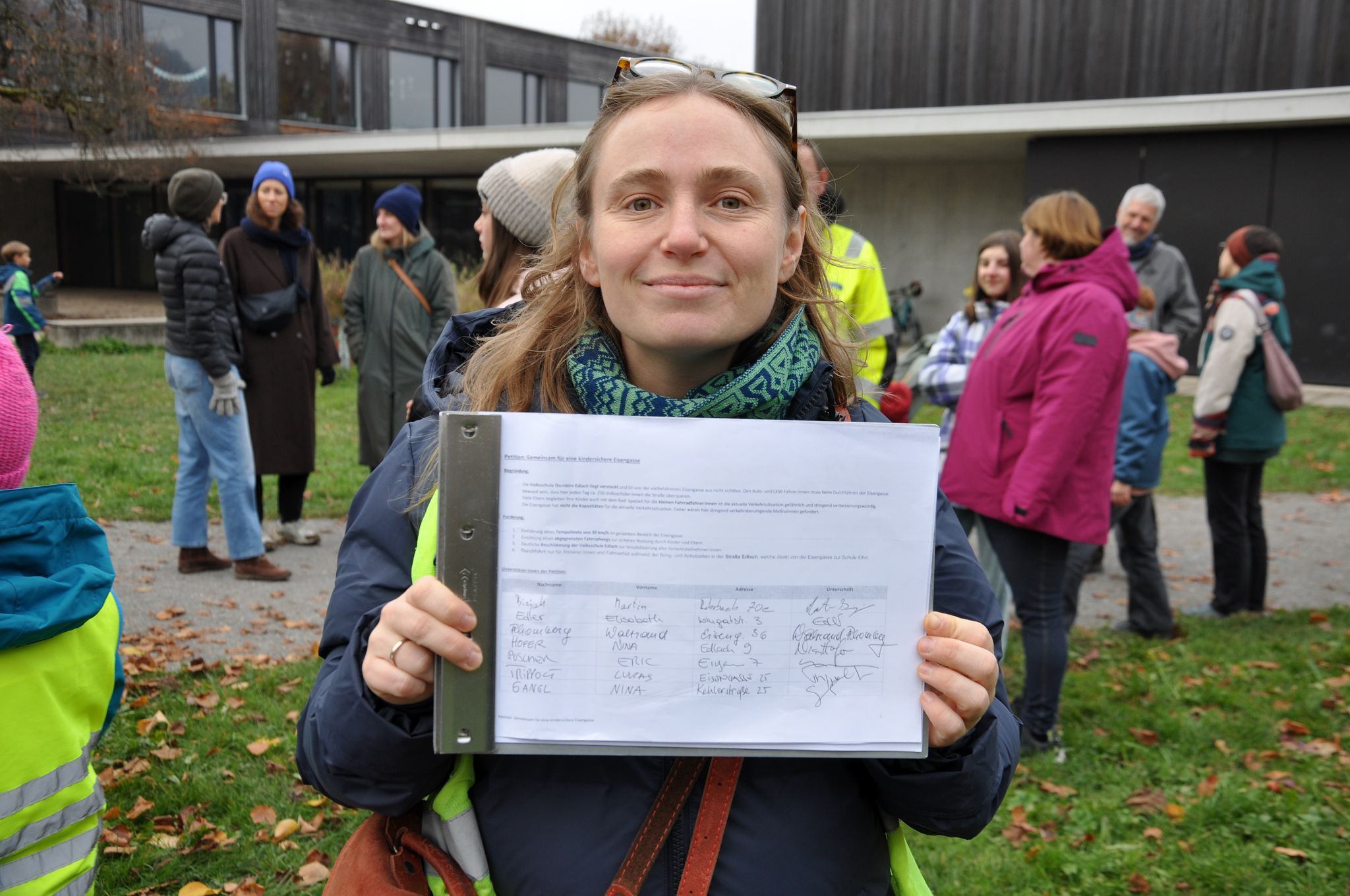 Die Petition für mehr Verkehrssicherheit in der Eisengasse wird in den nächsten Tagen im Rathaus abgegeben.