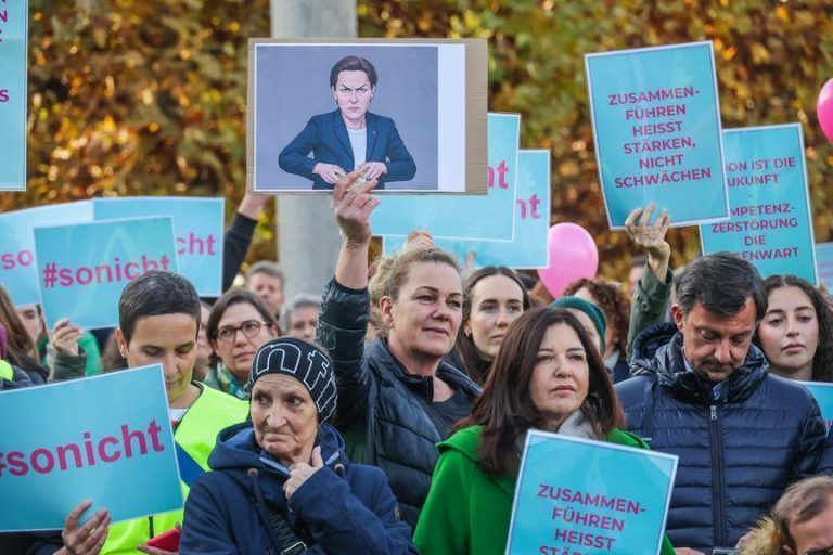 "Das kann es nicht sein, sehe ich partout nicht ein" – Von der Demo für die Geburtenstation Dornbirn