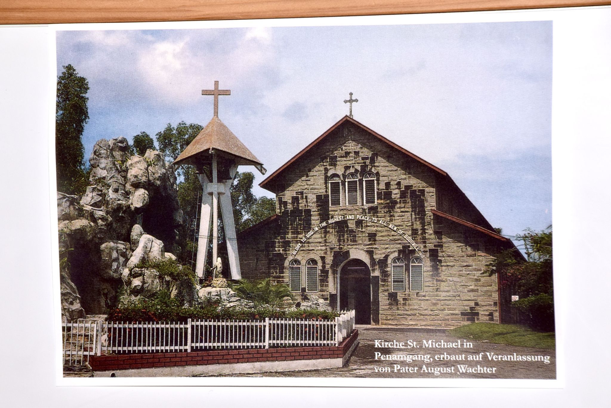 Kirche St. Michael in Penamgang, erbaut auf Veranlassung von Pater August Wachter.