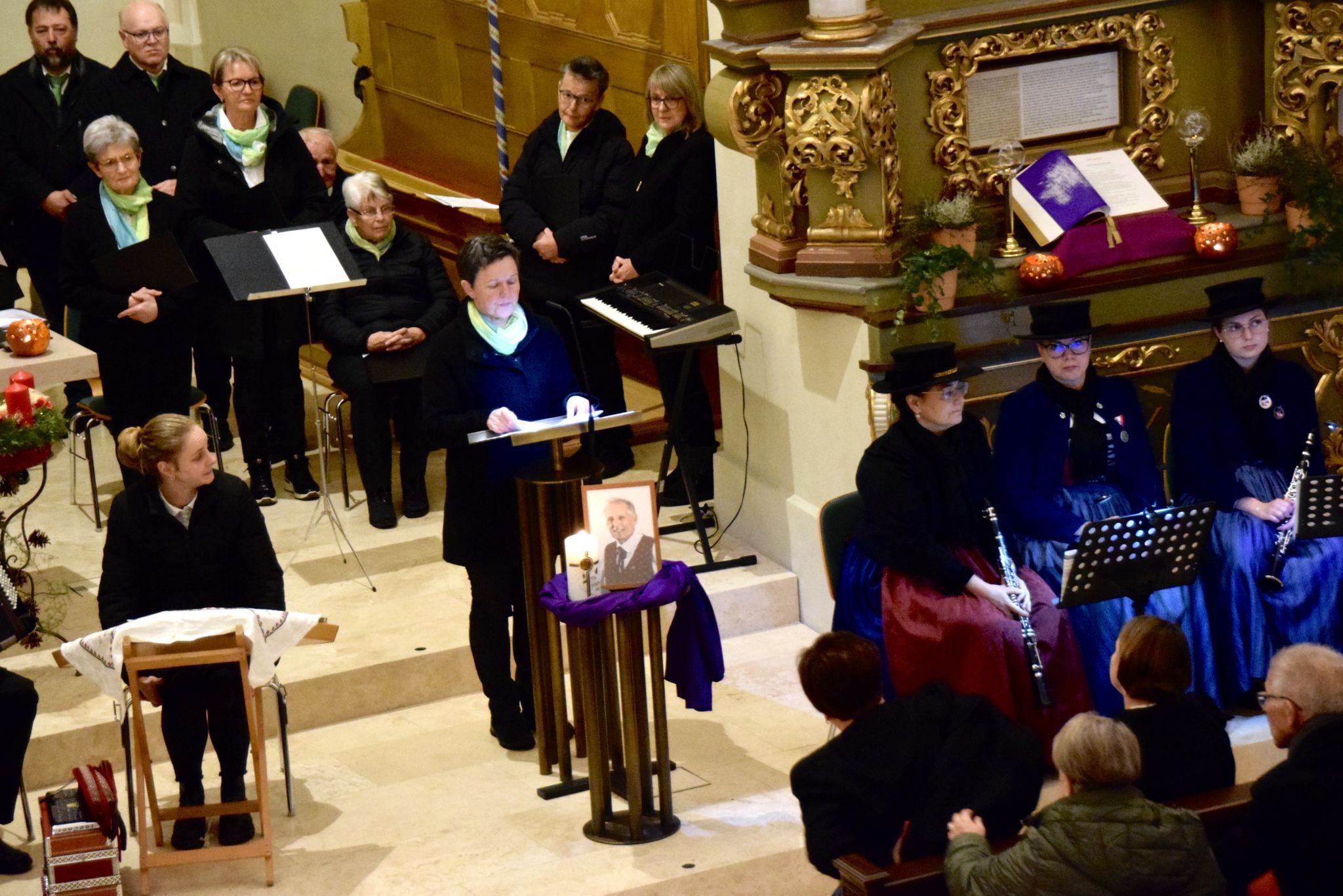 Imelda Neuhauser las Texte.