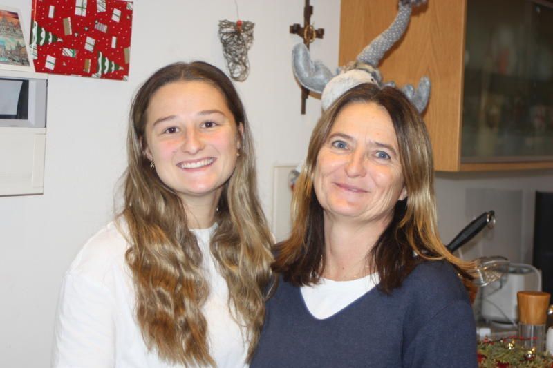 Carina Brunold genießt zum Jahresausklang das Zuhause mit Mutter Brigitte.VN-TK
