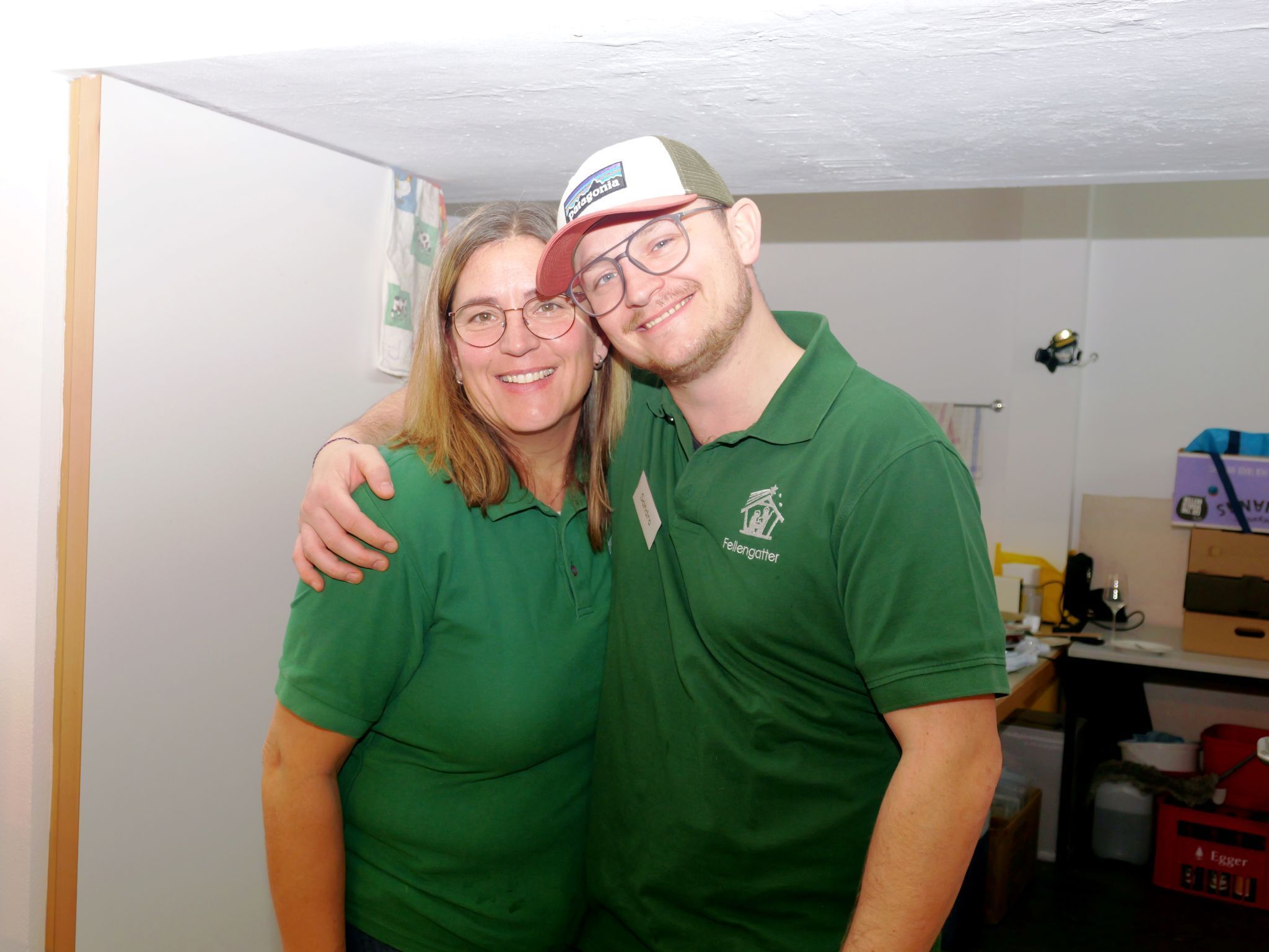 Petra und Sandro vom Krippenbauverein sorgten für das leibliche Wohl.