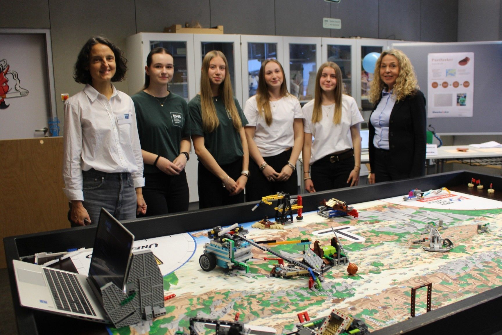First-Lego-League ist an der Bezauer Schule ein großes Thema – 2023 gewann das Team aus dem Bregenzerwald das Europafinale in Dresden. Die nächste Generation ist dabei, dem siegreichen Dreamteam nachzueifern.