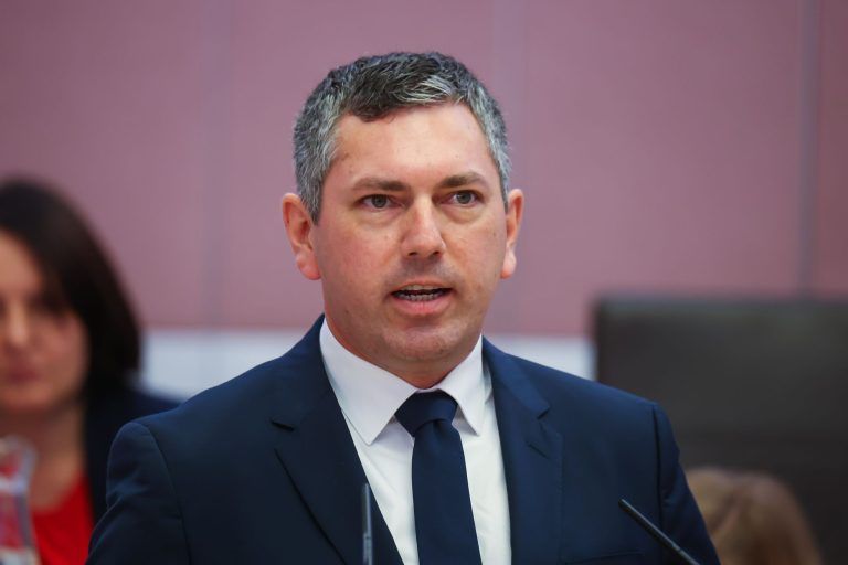 Beton oder Mensch? Sind 70 Prozent viel oder wenig? Budgetdebatte dreht sich um Kürzungen im Sozialbereich