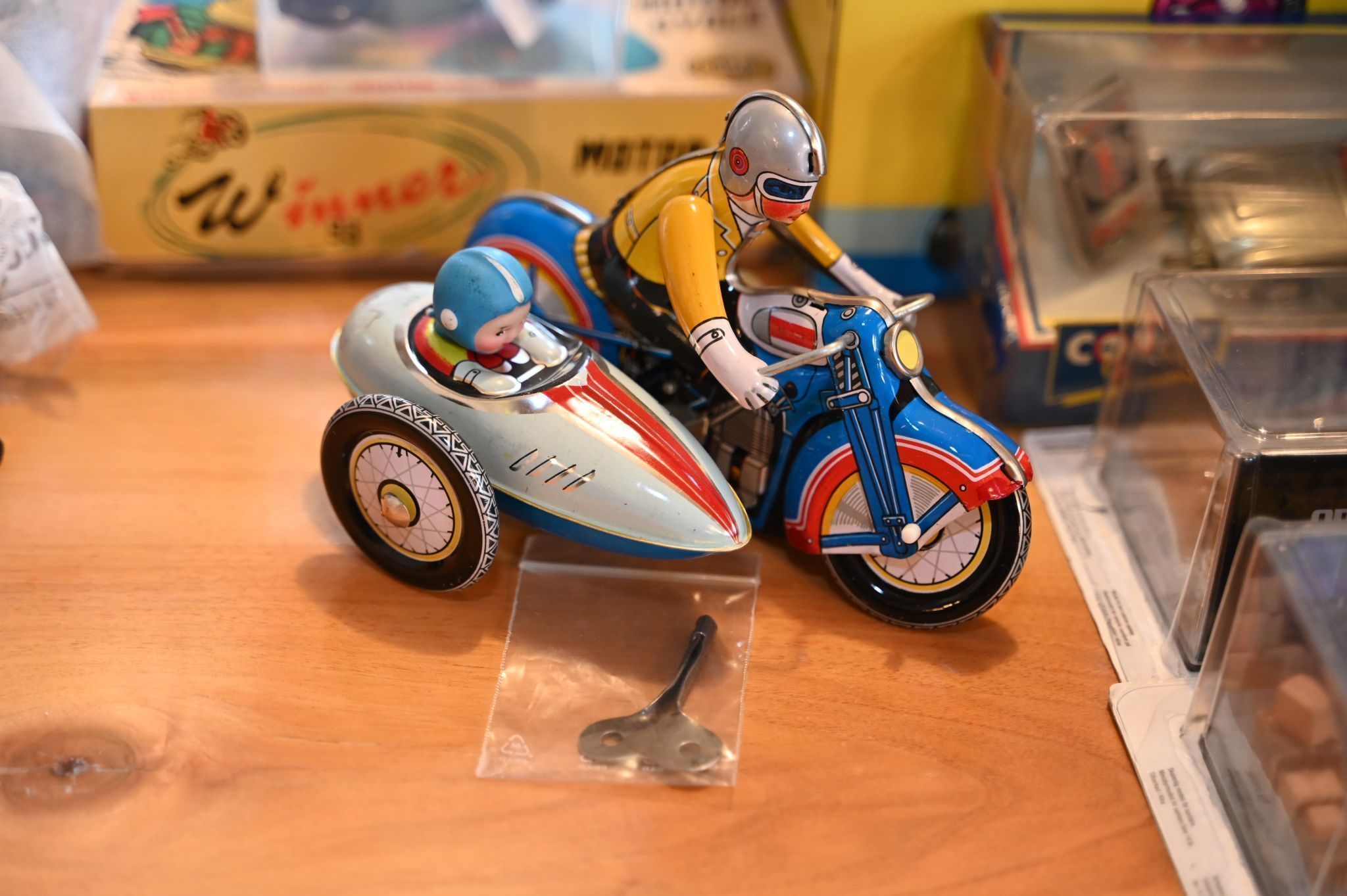 Wichtig ist, die original Aufziehschlüssel mitzusammeln.