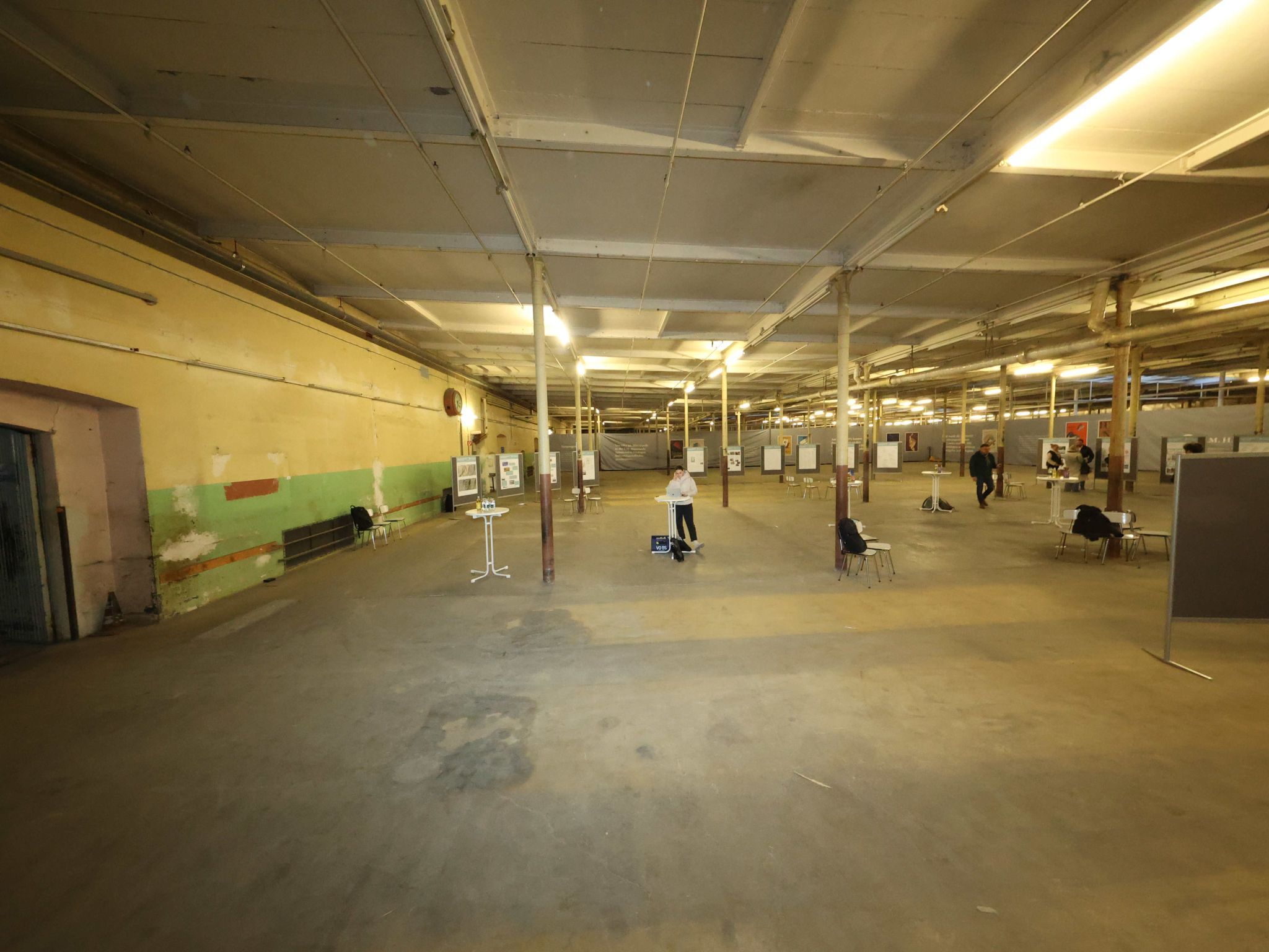 lick in einen Teil der Produktionshalle.