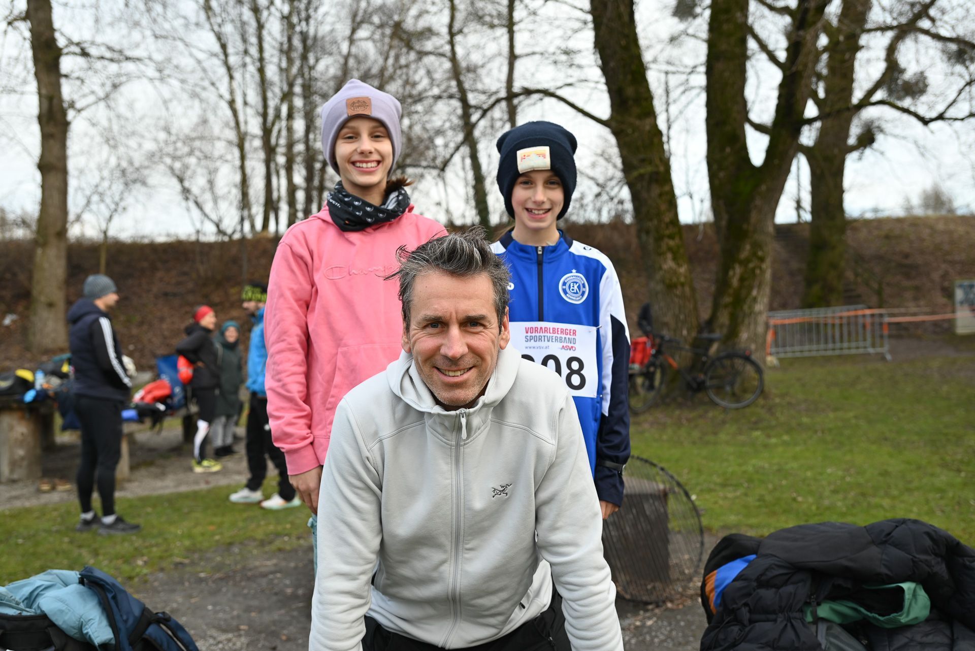 Joe läuft mit seiner Tochter Maya mit. Tochter Heidi feuert beide vom Streckenrand an.