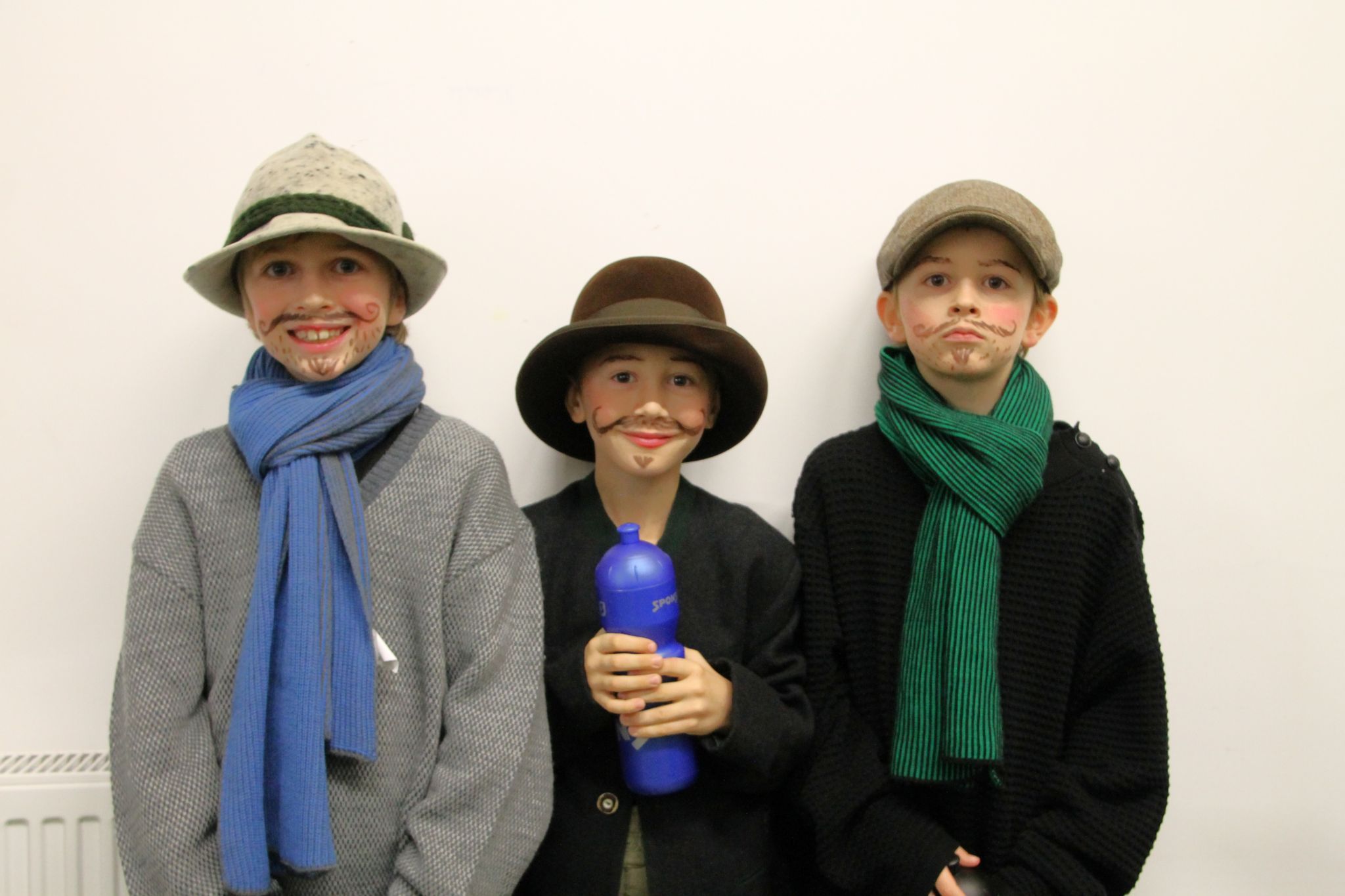 Magnus Hopfner flankiert von Luis (li.) und Hanno Schmidinger